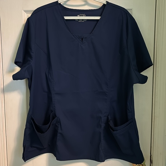 Cherokee Luxe Navy Plus Scrub Top. Size 3X. - Picture 1 of 8